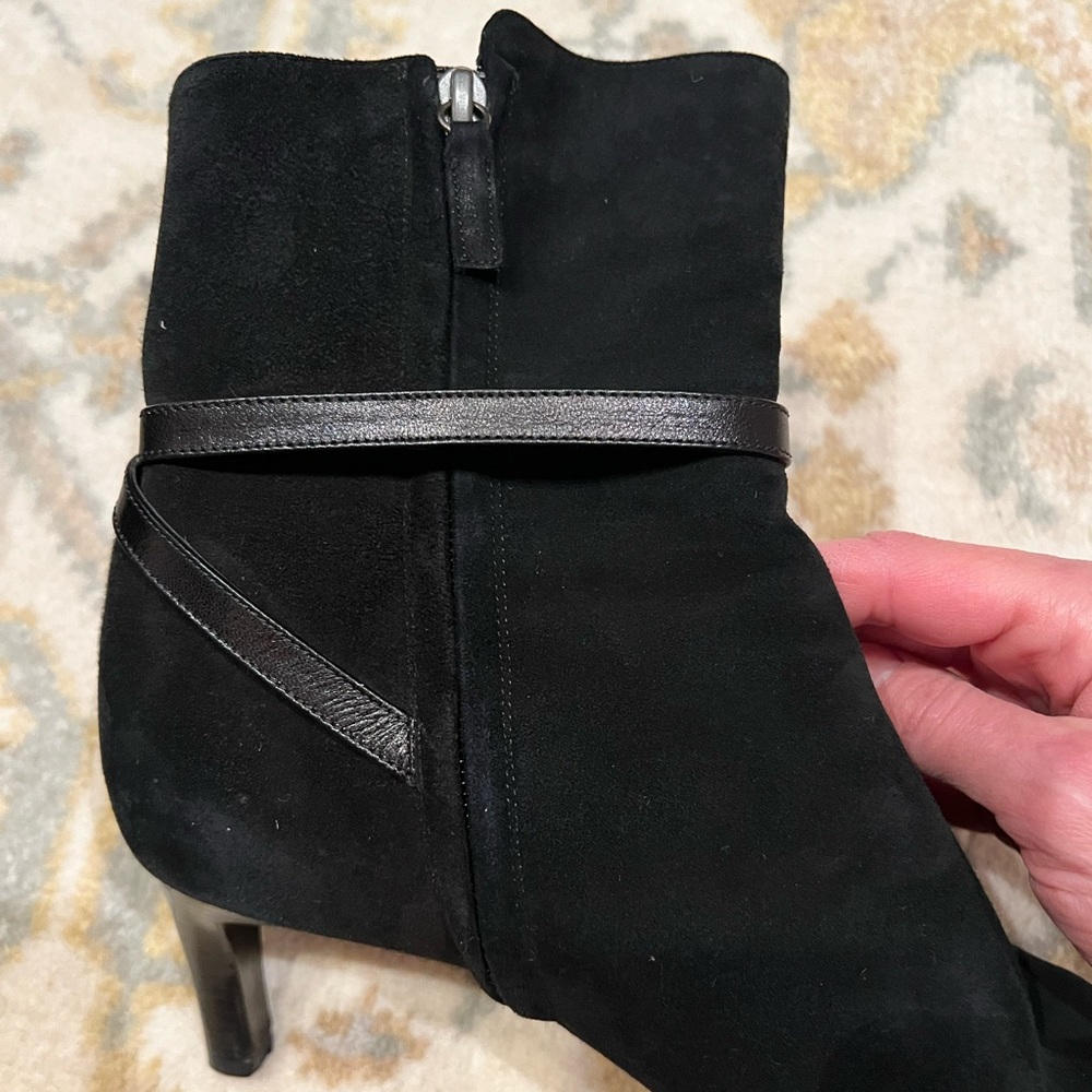 RALPH LAUREN Black Suede Ankle Boots - 9.5 - Picture 3 of 10